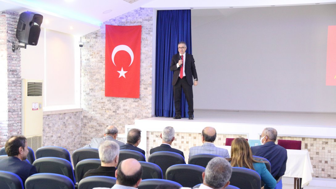 İç Denetçimiz Şener GÖNÜLAÇAR'ın  Adana İl Milli Eğitim Müdürlüğünde verdiği Etik Eğitimi 
